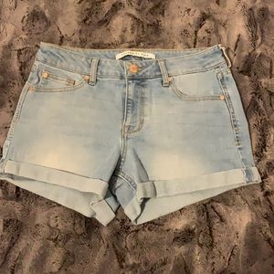 Celebrity Pink Jean Shorts size 5/27